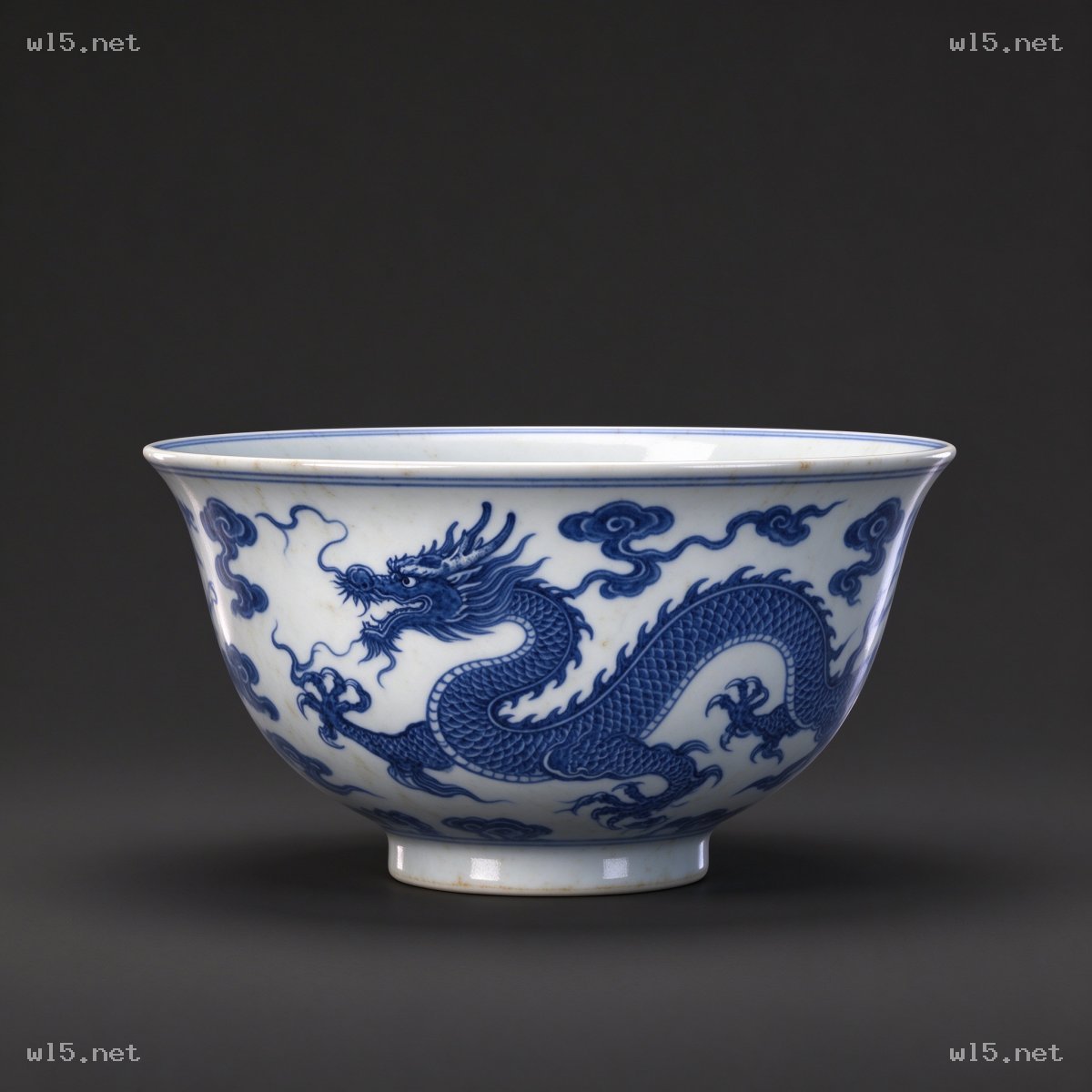 明代青花云龙纹碗，青花瓷、云龙纹、明代瓷器、传统餐具、白釉、中式古器物、文物摄影