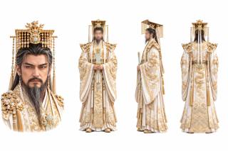白金绣龙冕服古代帝王角色三视图设定板 · 角色设定板、三视图、中国古代帝王、绣龙冕服、冕冠玉旒